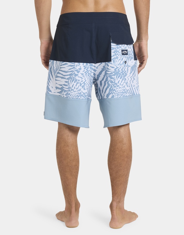 Billabong - Mens Tribong Performance 18.5