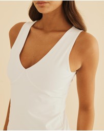 Atmos&Here - V-Neck Bust Detail Tank