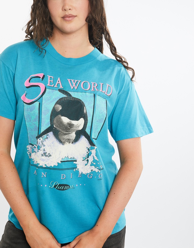 Vintage by The Real Deal - Pre Loved - Vintage 90s SeaWorld Orca Wildlife Tee