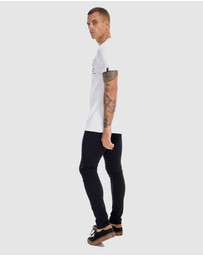DVNT - Deluxe Tee