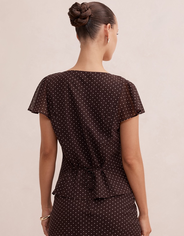 Forever New Petite - Daphne Petite Flutter Sleeves Blouse