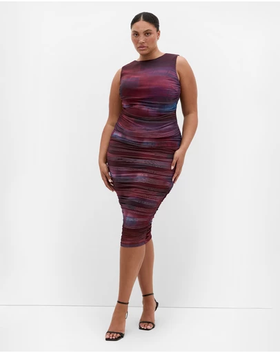 City Chic - Plus size Olivia Ruched Midi Skirt - berry