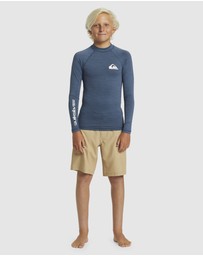 Quiksilver - Boys 4 to 16 Everyday Solid Long Sleeves UPF 50 Surf T-shirt