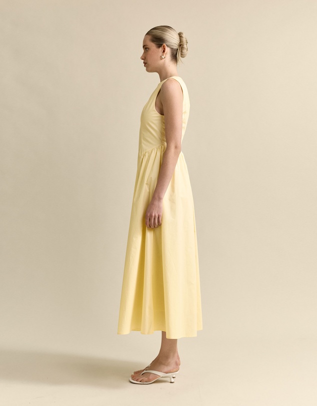 MVN - Basque Waistline Maxi Dress