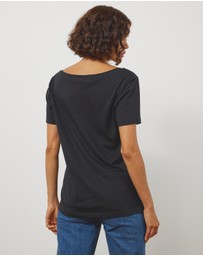 Atmos&Here - Organic Cotton Scoop Neck Tee