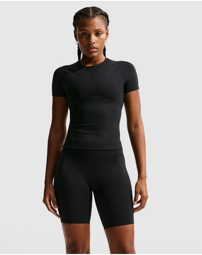 Nike - Universa Dri-FIT Short-Sleeve Top