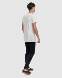 DVNT - Drop Mono Embroidery Tee