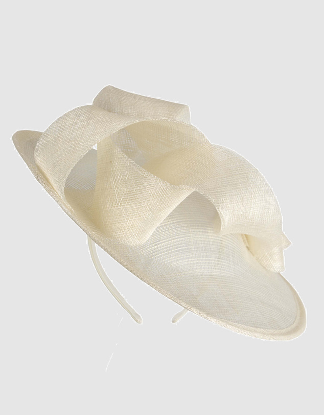 Max Alexander - Cream Plate Racing Fascinator