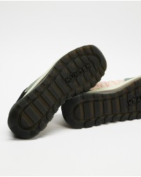 Hunter - Travel Trainers - Women's