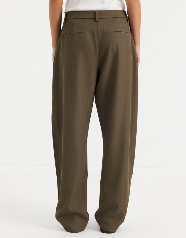 Calli - Remi Tailored Barrel Leg Pants