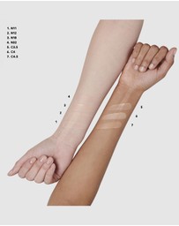 MAC - Studio Radiance Serum Powered Foundation - C4