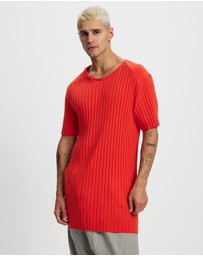 Surrounded By Ghosts - The Arsenic Rib Knit Tail T-Shirt