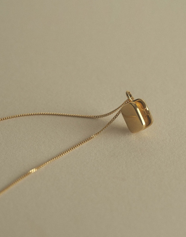 Kirstin Ash - Vera Locket