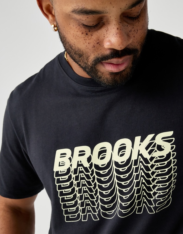 Brooks - Graphic Short Sleeve
