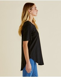 Betty Basics - Ariana Tee