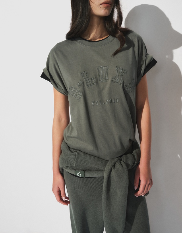 Decjuba - D-Luxe Collegiate Tonal Tee