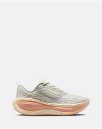 Nike - Vomero Plus - Women's