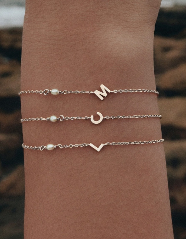 SAINT VALENTINE - Pearl Letter Bracelet - Silver