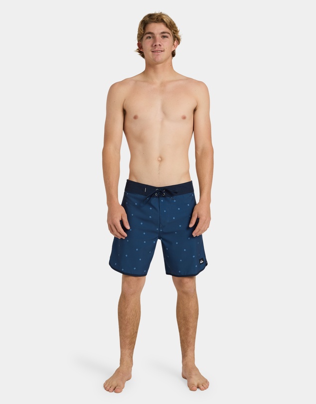 Quiksilver - Mens Surfsilk Scallop 18
