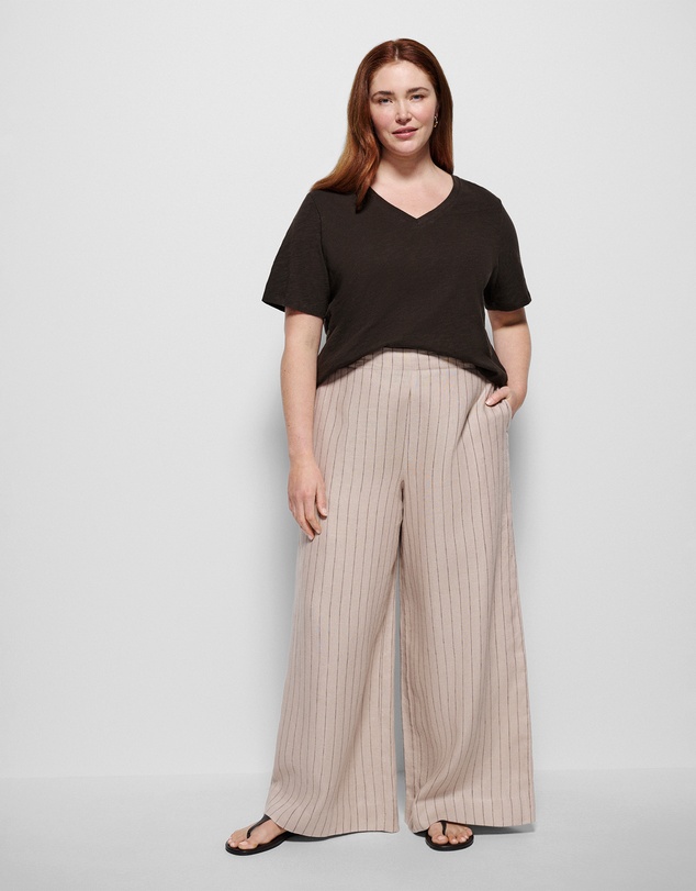 Commonry - Rue V Neck Tee