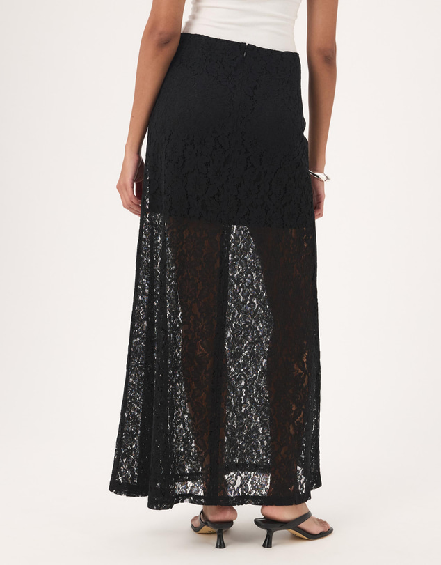 Atmos&Here - Curvy Molly Lace Maxi Skirt