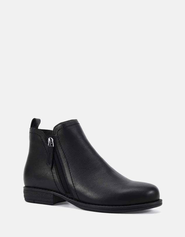 Clarks - Holla Black