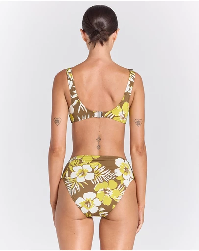 Poolside Paradiso - Miami Resort Bikini Bottom - Midori