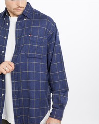 Vintage by The Real Deal - Pre Loved - Vintage 90s Tommy Hilfiger Flannelette Button Up Shirt