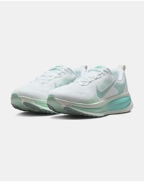 Nike - Vomero 18 - Women's