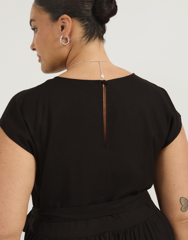 Atmos&Here Curvy - Marnie Linen Blend Maxi Dress With Flutter Sleeve And Tie