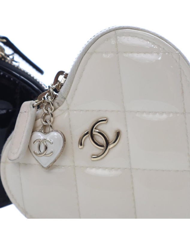 Pre-Loved by Azura Reborn - Pre-Loved Quilted Patent Duo Heart Clutch with Chain