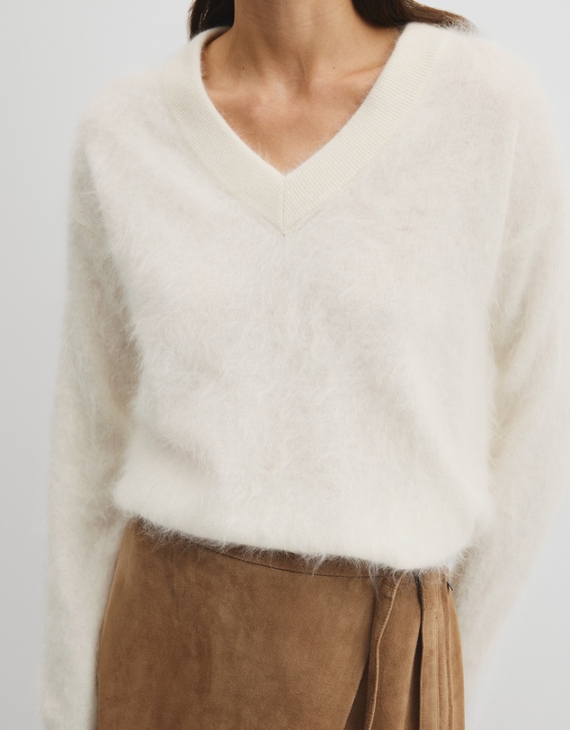 Country Road - Cashmere V-neck Knit