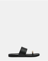 Steve Madden - Dove Black Leather Sandals