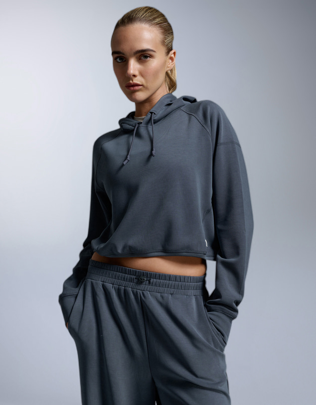 2XU - Wonderluxe Sand Washed Hoodie