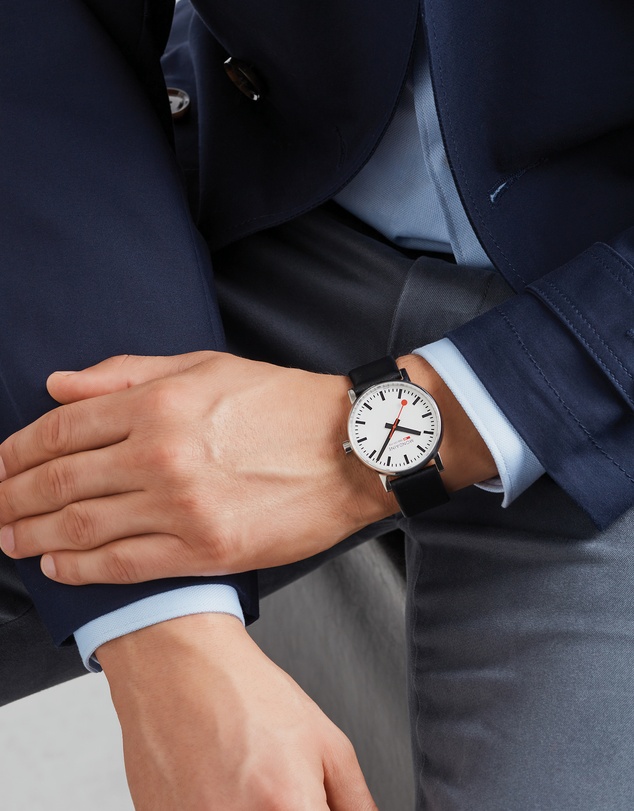 Mondaine - Official Swiss Railways evo2 Watch