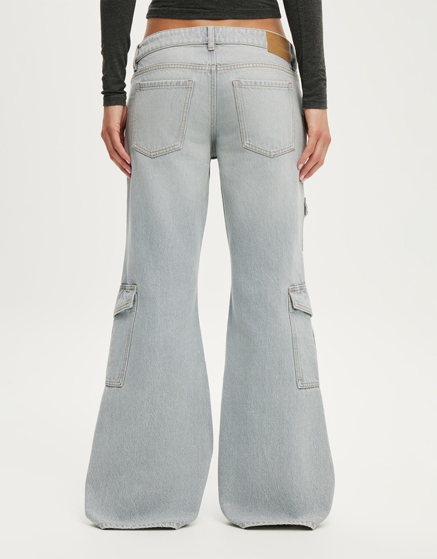Cotton On - Low Relaxed Flare Jean