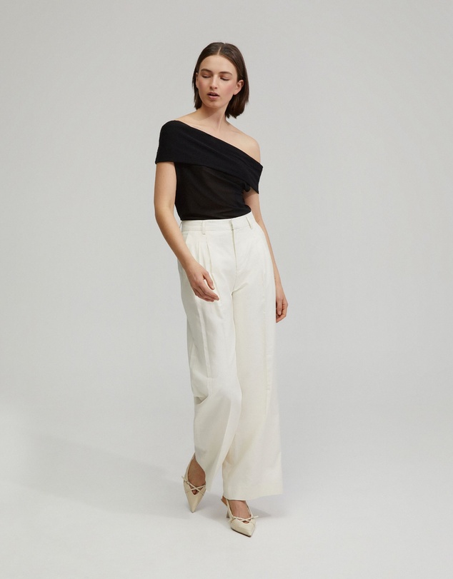 Oxford - Nia Mesh Off-Shoulder Top