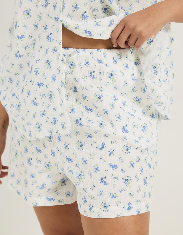 Atmos&Here Curvy - Ditsy Floral Short Sleeve Pyjama Set