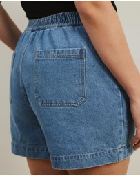 Atmos&Here Curvy - Samira Relaxed Denim Shorts