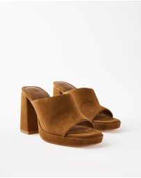 Rubi - Scarlet Block Mule