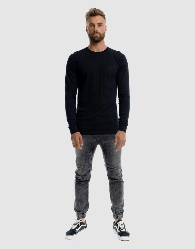DVNT - Classic Embroidery Crewneck