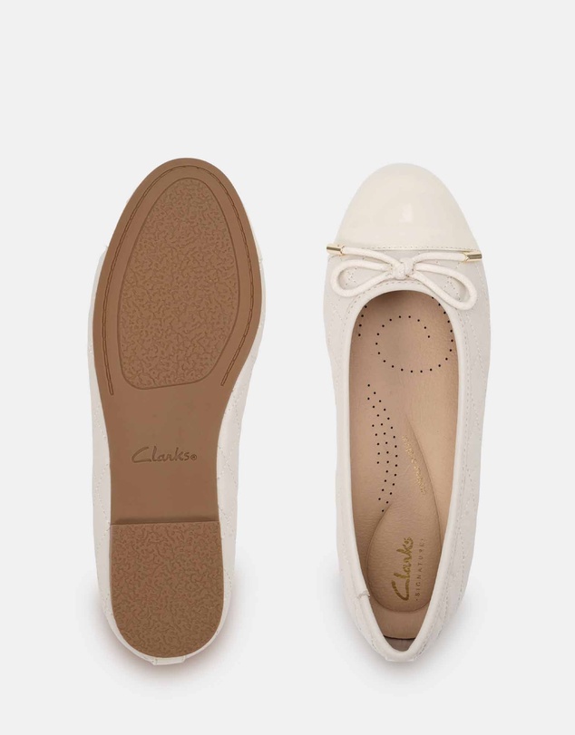 Clarks - Bexi Ecru
