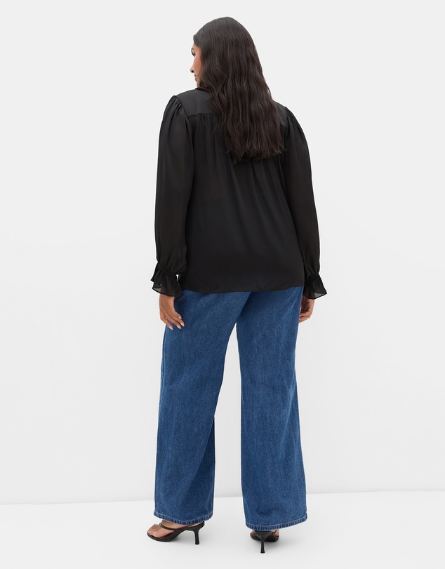 City Chic - Plus size Maia Ruffle V Neck Top - black