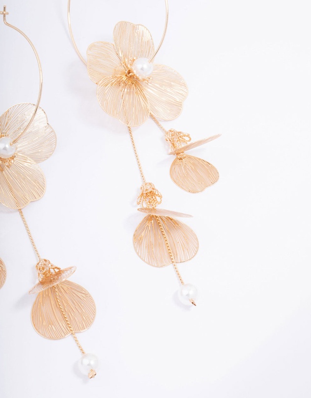 Lovisa - Gold Textured Petal Pearl Drop Earrings