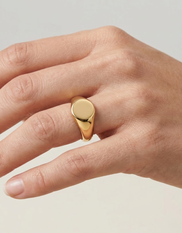 Izoa - Signet Ring