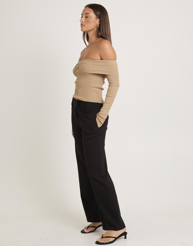 Alice In The Eve - Tully Off Shoulder Knit Top
