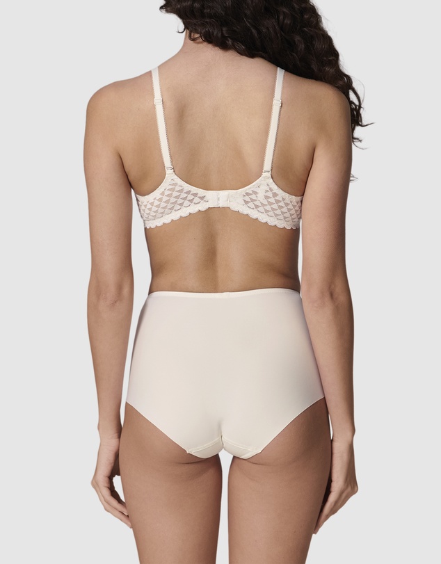 Simone Perele - Subtile Control Full Brief