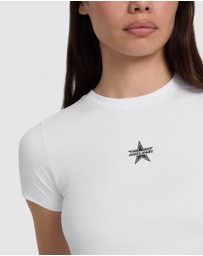 GUESS - GUESS JEANS Crew Neck Star Crop T-Shirt