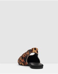 Rollie - Pointed Slingback Flat