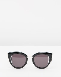 Salvatore Ferragamo - SF830S Sunglasses